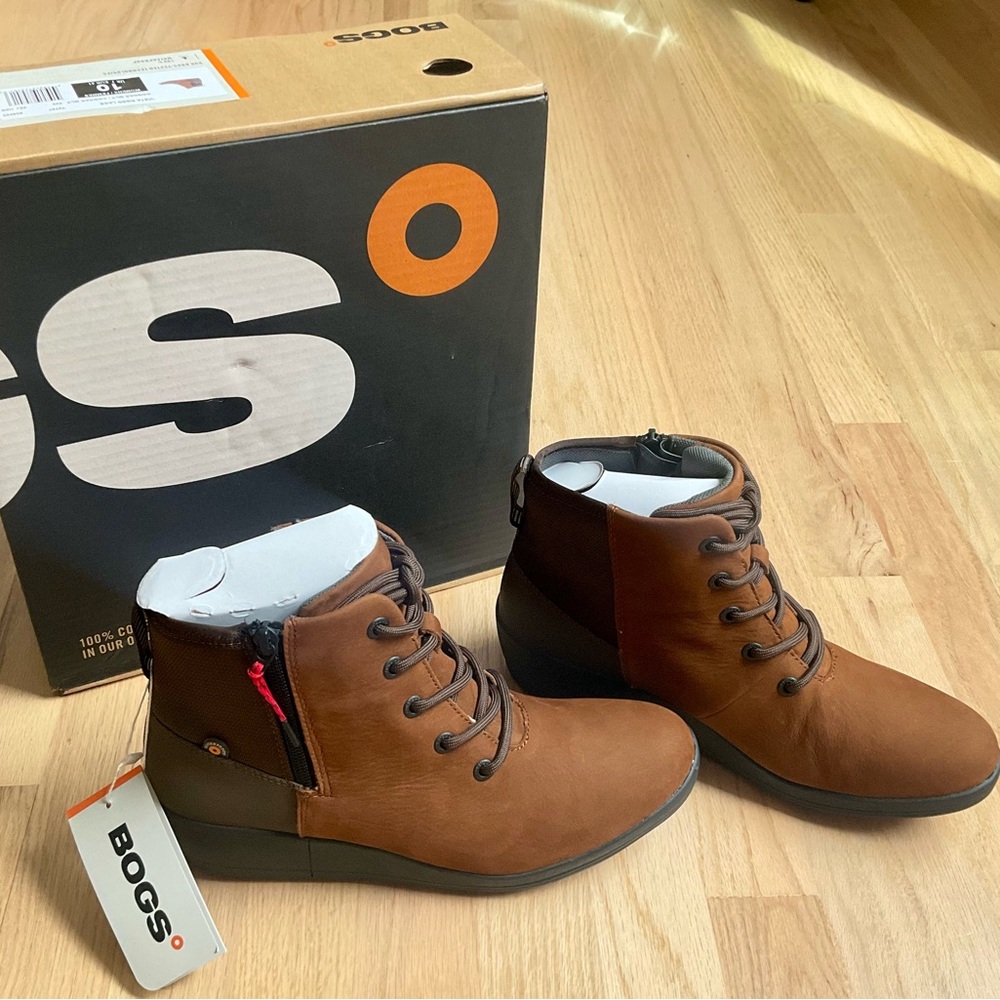 BOGS Women’s Vista Rugged Lace Waterproof Zip-up Booties, Cognac, Sz10, NWT
